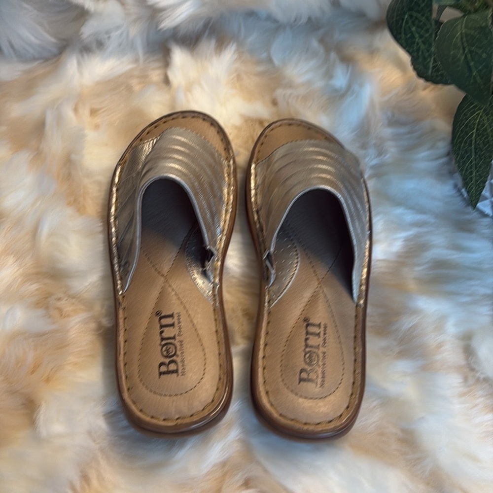 Vintage Born Gold Leather Slides - Size 7 - Picture 3 of 9
